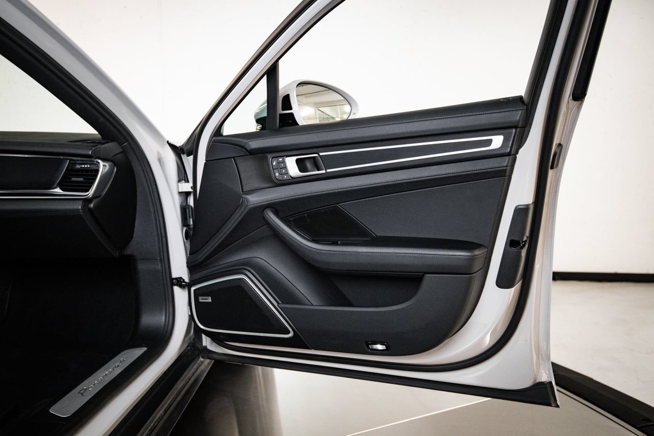 Certified 2022 Porsche Panamera 4 AWD/4WD image 27