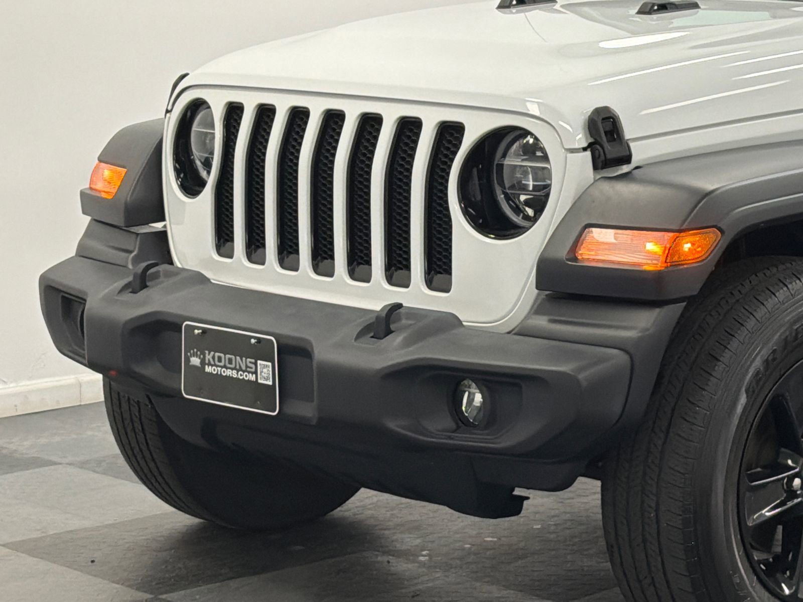 Used 2020 Jeep Wrangler Unlimited Sport image 2