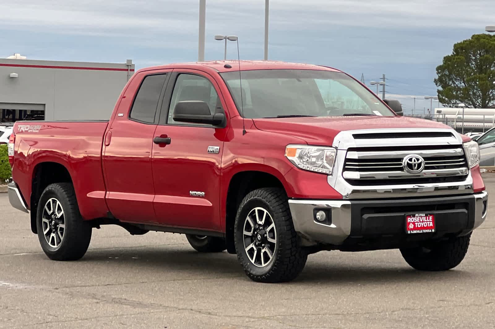 Used 2016 Toyota Tundra SR5 w/ TRD Off Road Package AWD/4WD image 5