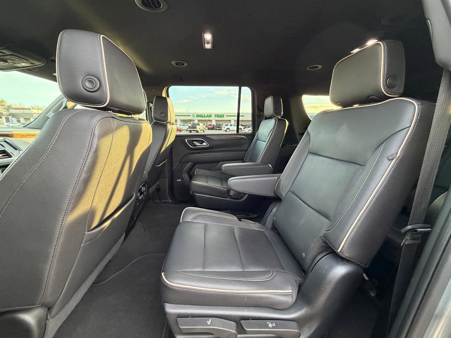 Used 2023 Chevrolet Suburban Premier AWD/4WD image 12