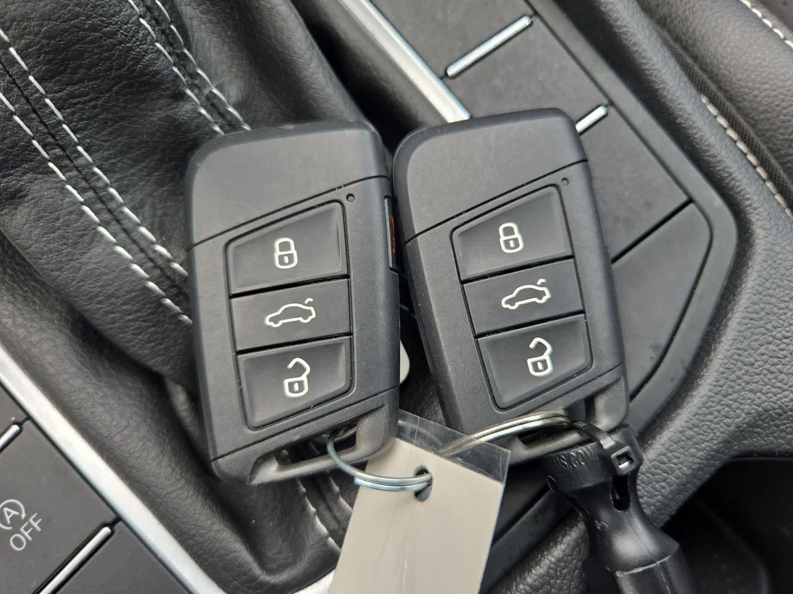 Used 2022 Volkswagen Jetta SE w/ Panoramic Sunroof Package FWD image 33
