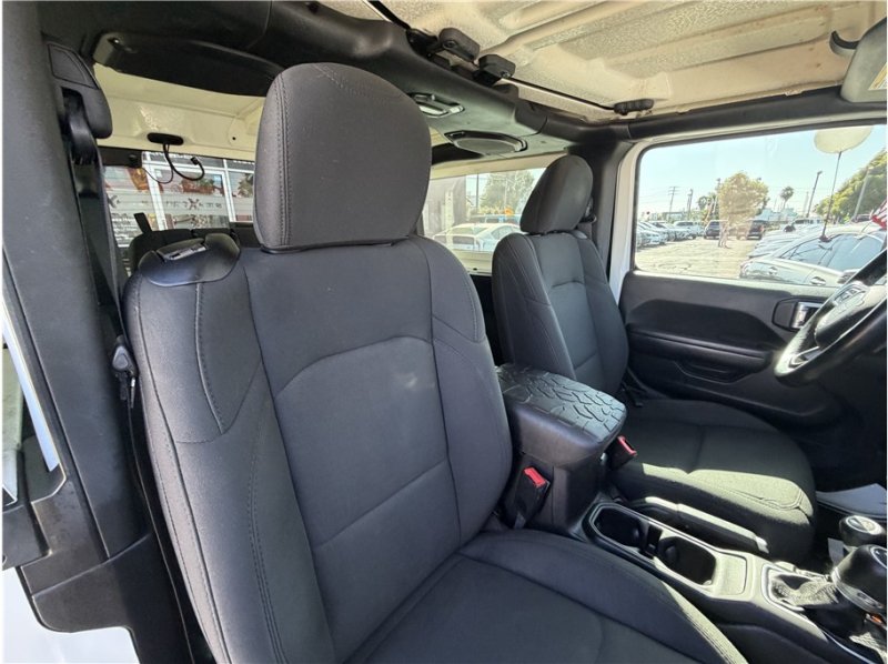 Used 2020 Jeep Wrangler Sport AWD/4WD image 27