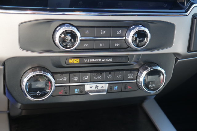 Used 2022 Ford F350 Lariat w/ Lariat Ultimate Package AWD/4WD image 23