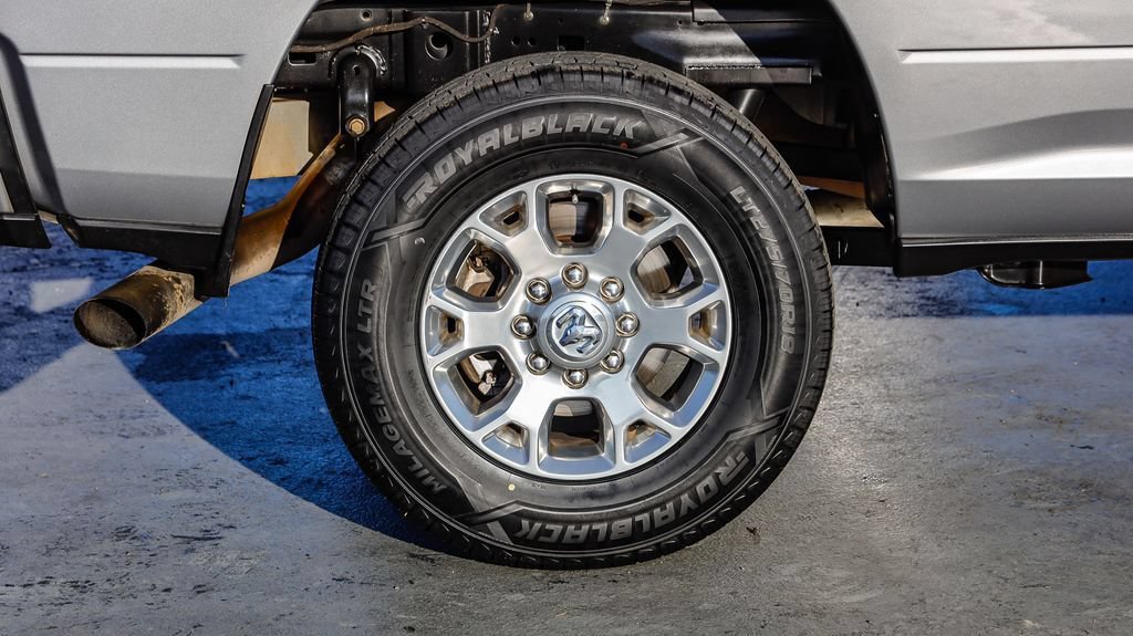 Used 2024 RAM 2500 Laramie AWD/4WD image 12