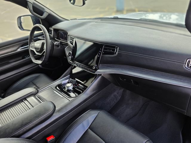 Used 2024 Jeep Wagoneer Series II image 9