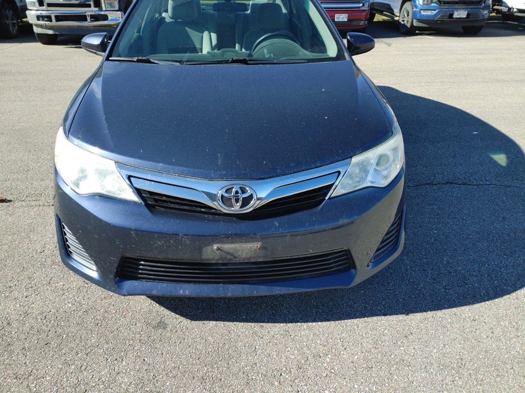 Used 2014 Toyota Camry XLE image 2