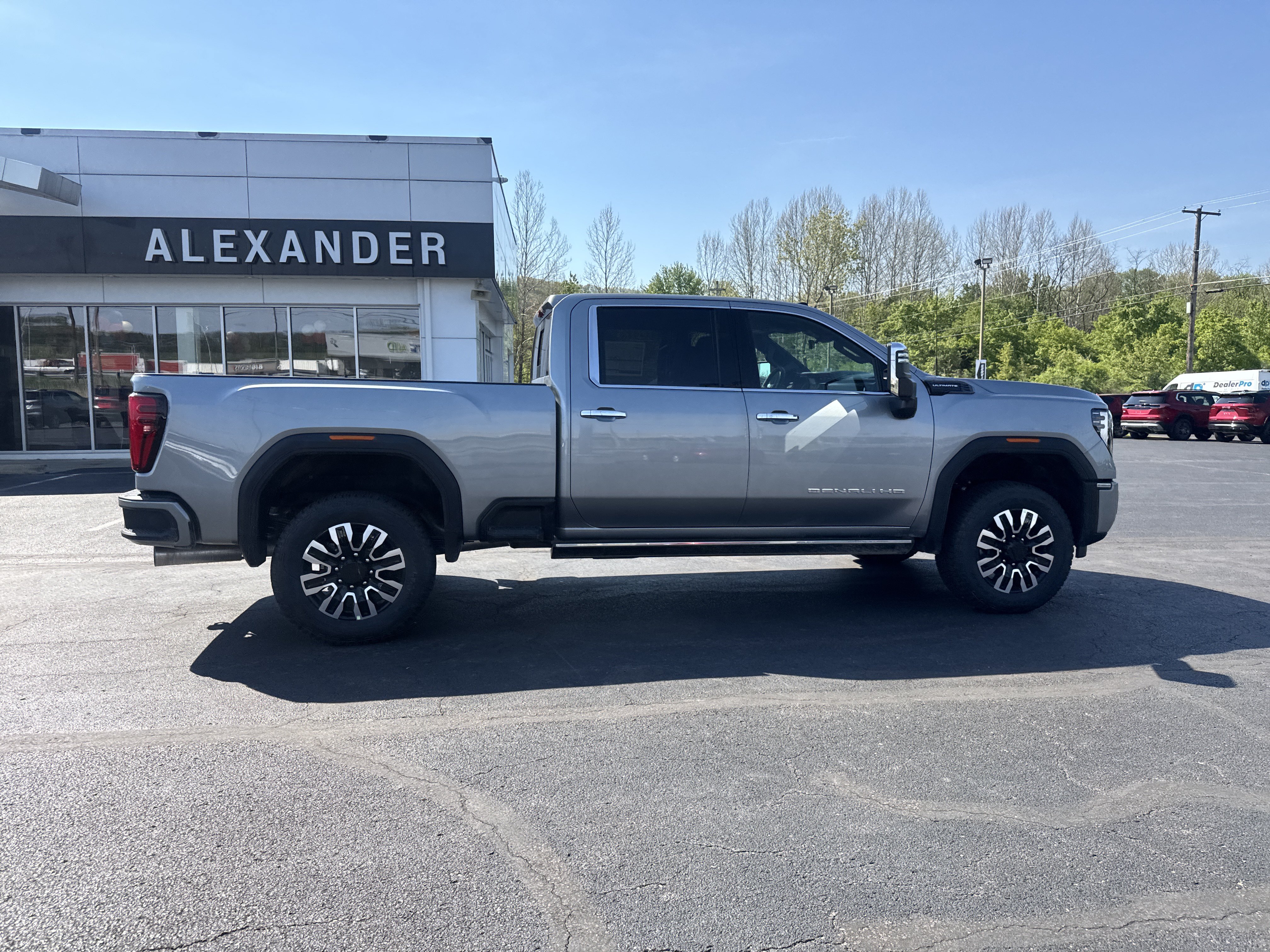 New 2026 GMC Sierra 2500 Denali Ultimate AWD/4WD video 2