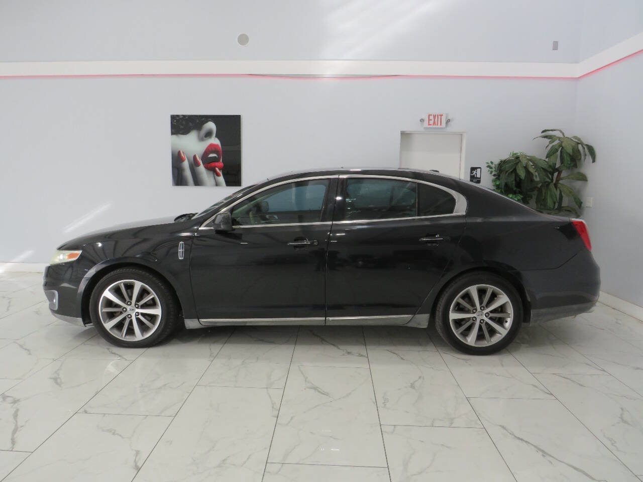 Used 2010 Lincoln MKS image 7