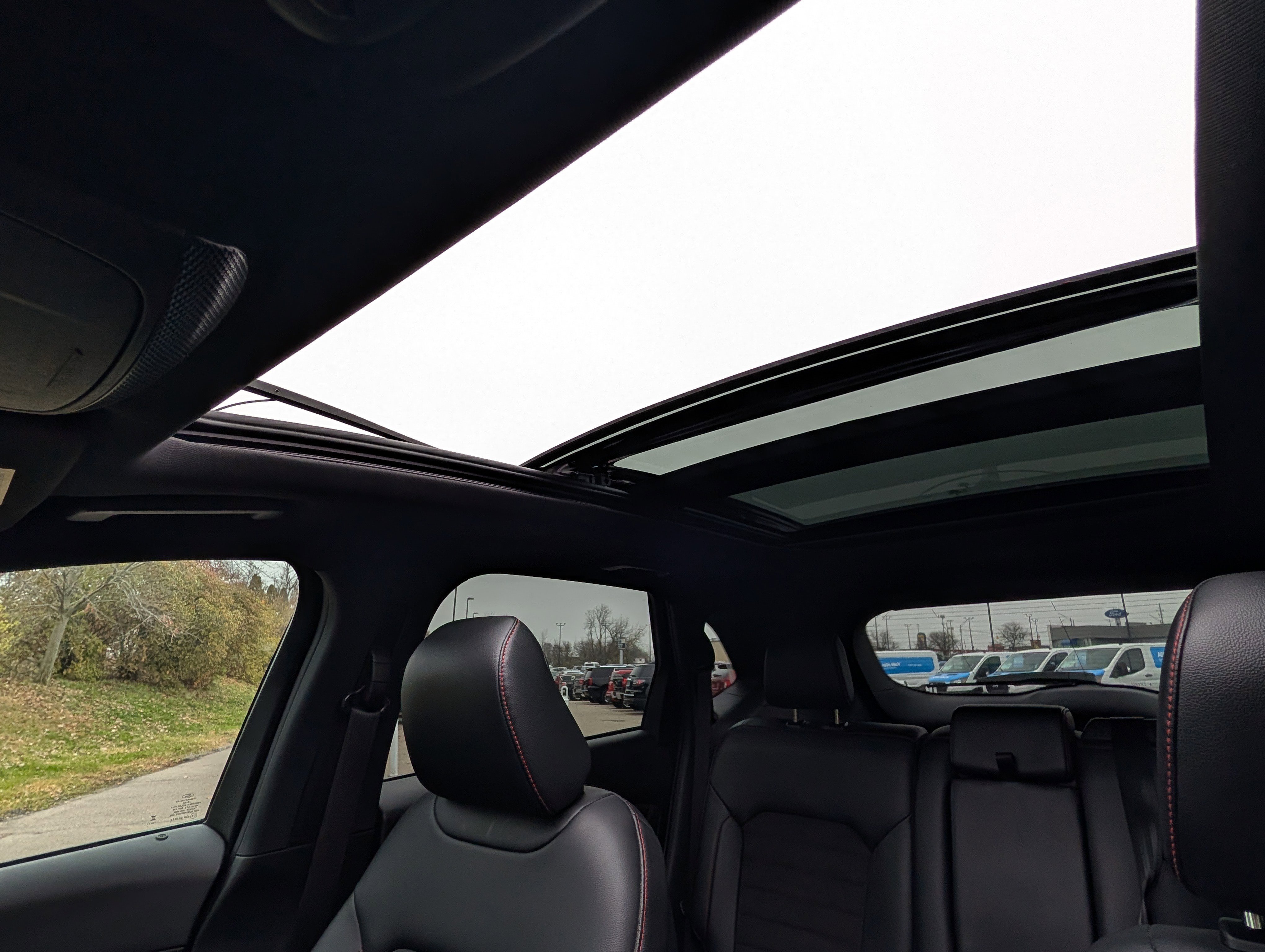 Used 2024 Ford Edge ST-Line image 24