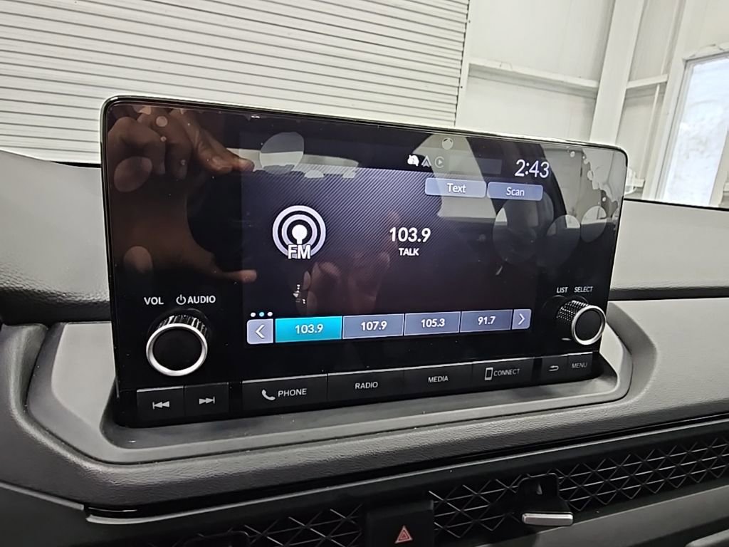 Used 2025 Honda Accord SE image 14