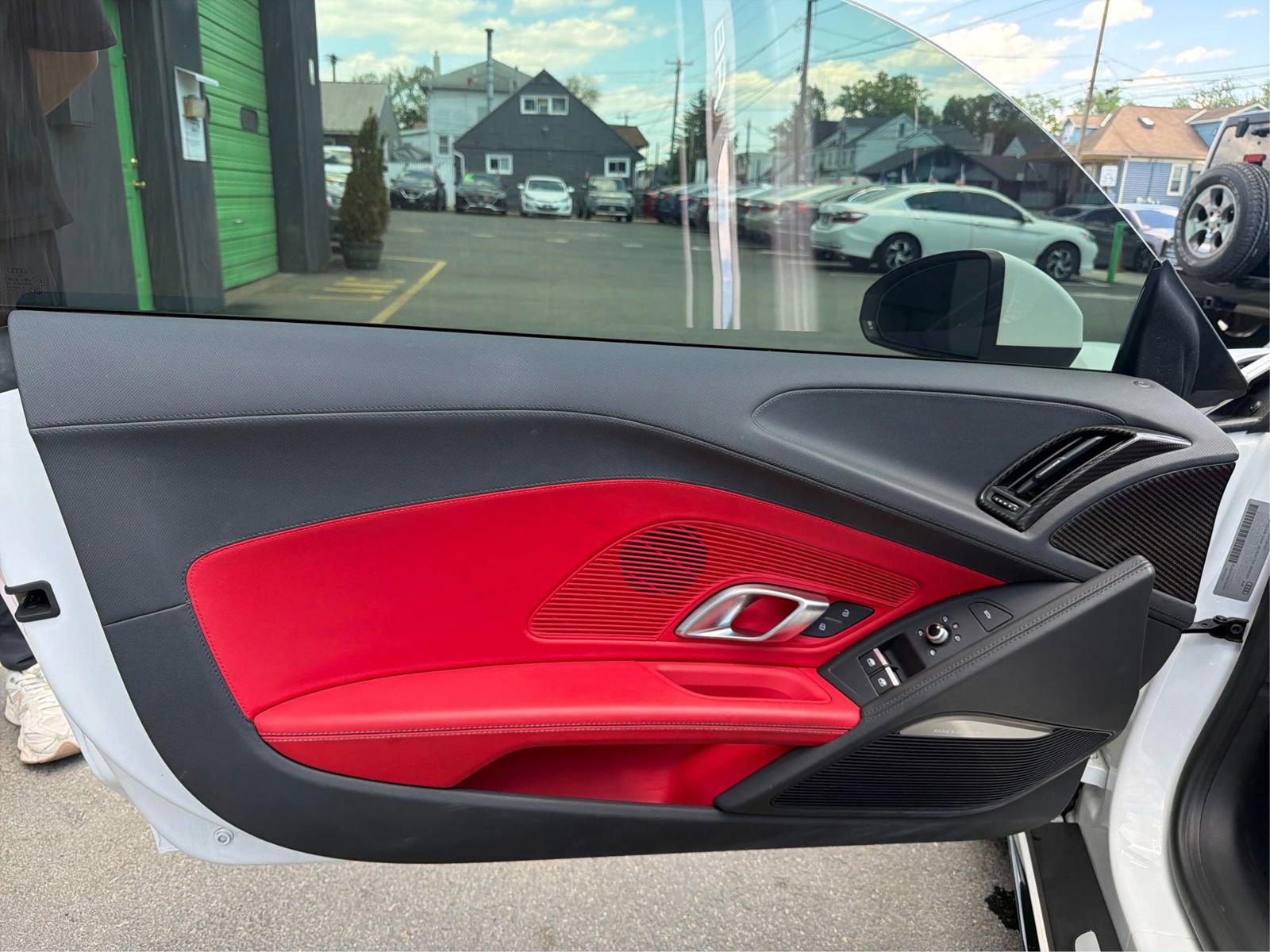 Used 2021 Audi R8 V10 w/ Premium Package RWD image 19