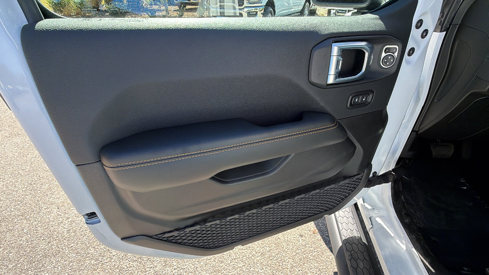 New 2027 Jeep Wrangler Unlimited Sahara AWD/4WD image 14