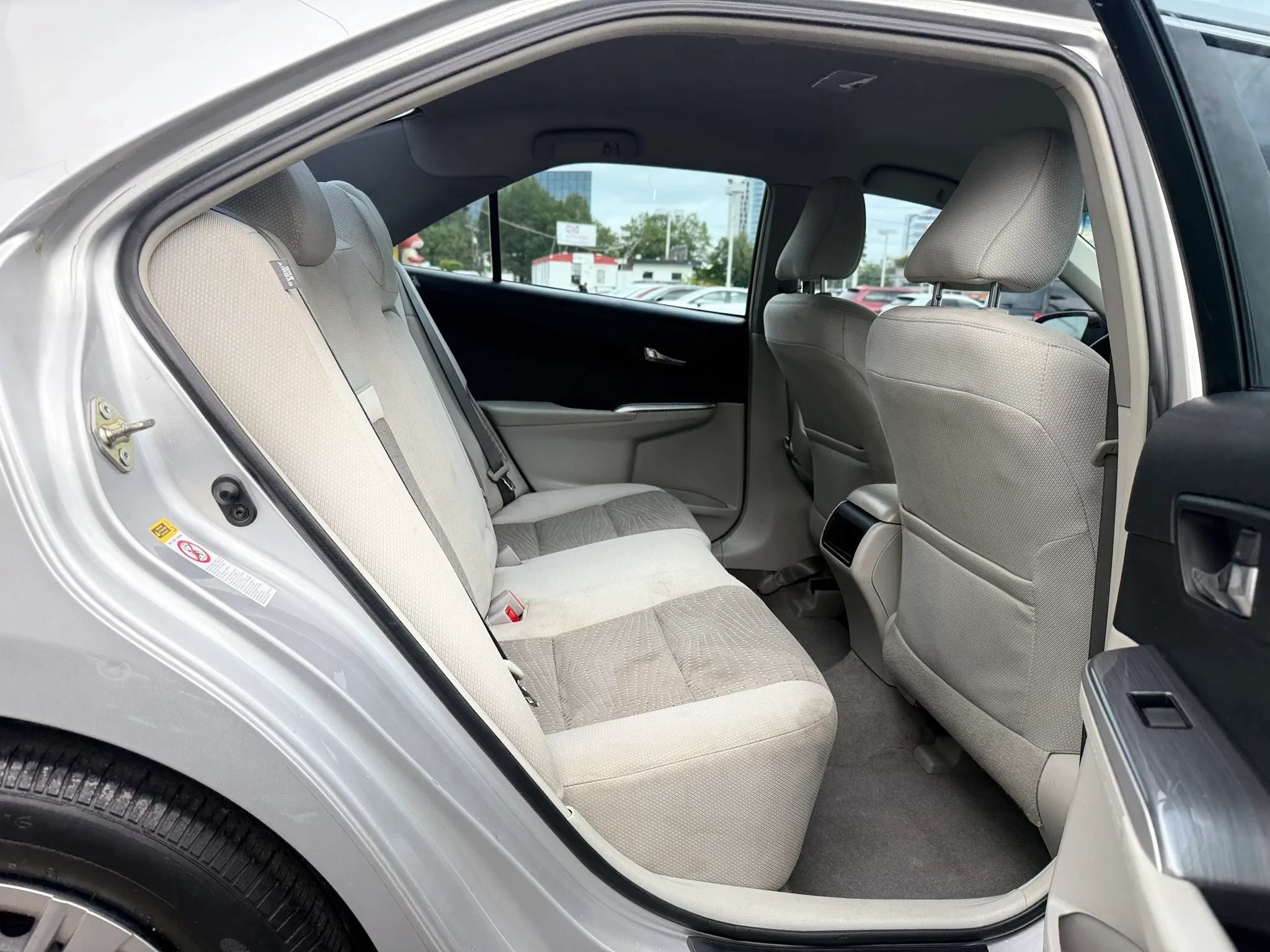 Used 2014 Toyota Camry LE FWD image 29