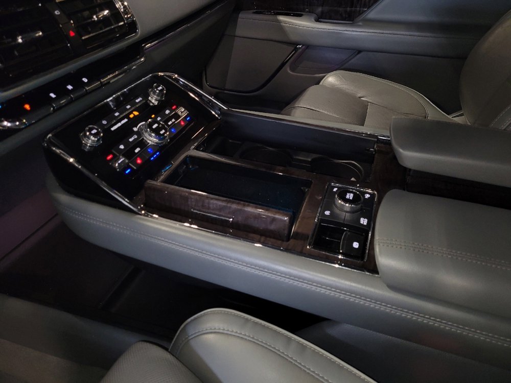 Used 2018 Lincoln Navigator L Reserve w/ Technology Package image 26