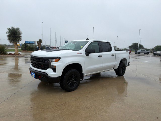 Used 2025 Chevrolet Silverado 1500 Custom Trail Boss AWD/4WD image 3