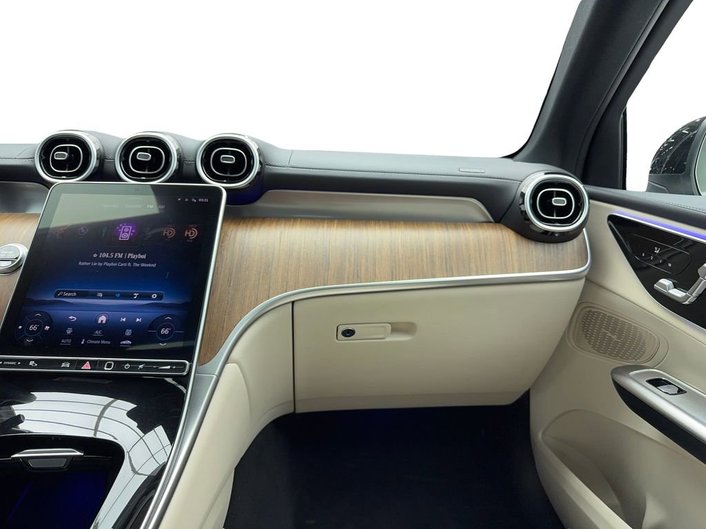 Used 2024 Mercedes-Benz GLC 300 image 25