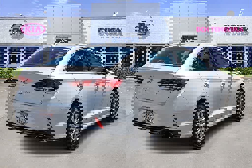 Used 2018 Hyundai Sonata SE w/ Cargo Package FWD image 4