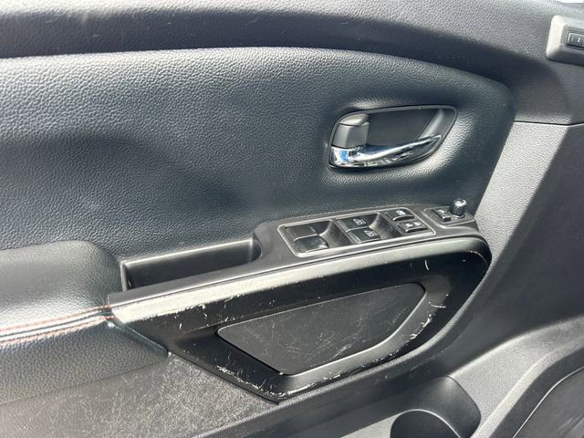 Used 2021 Nissan Titan PRO-4X w/ Pro-4x Convenience Package AWD/4WD image 32