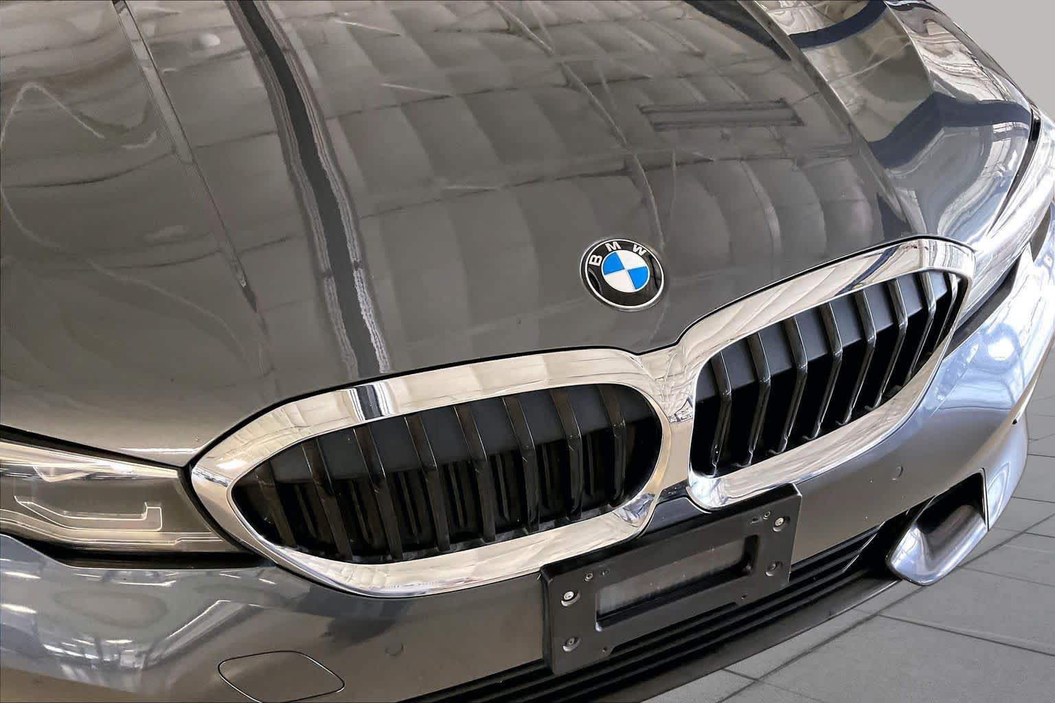 Used 2022 BMW 330i Sedan w/ Convenience Package RWD image 30