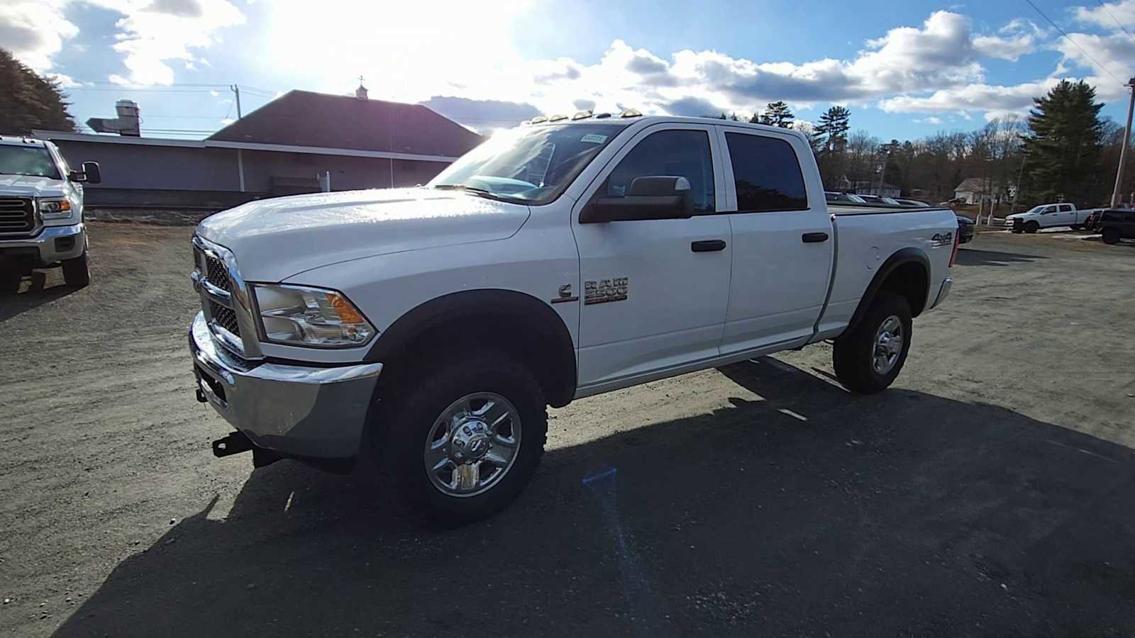 Used 2018 RAM 2500 Tradesman w/ Chrome Appearance Group AWD/4WD image 4