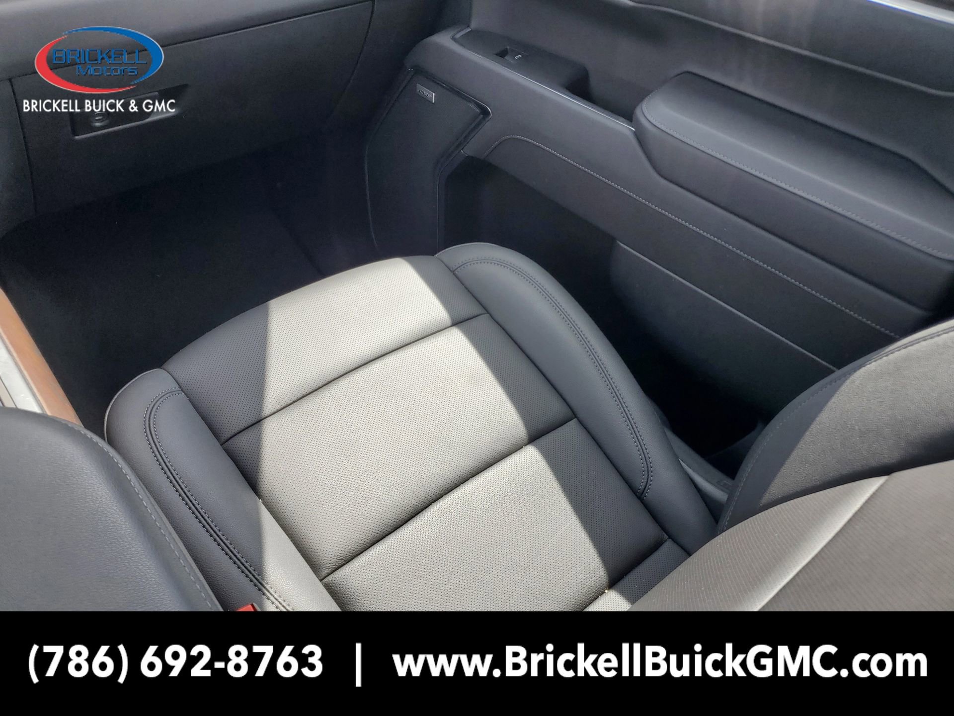 New 2025 GMC Sierra 1500 SLT w/ SLT Premium Plus Package image 15