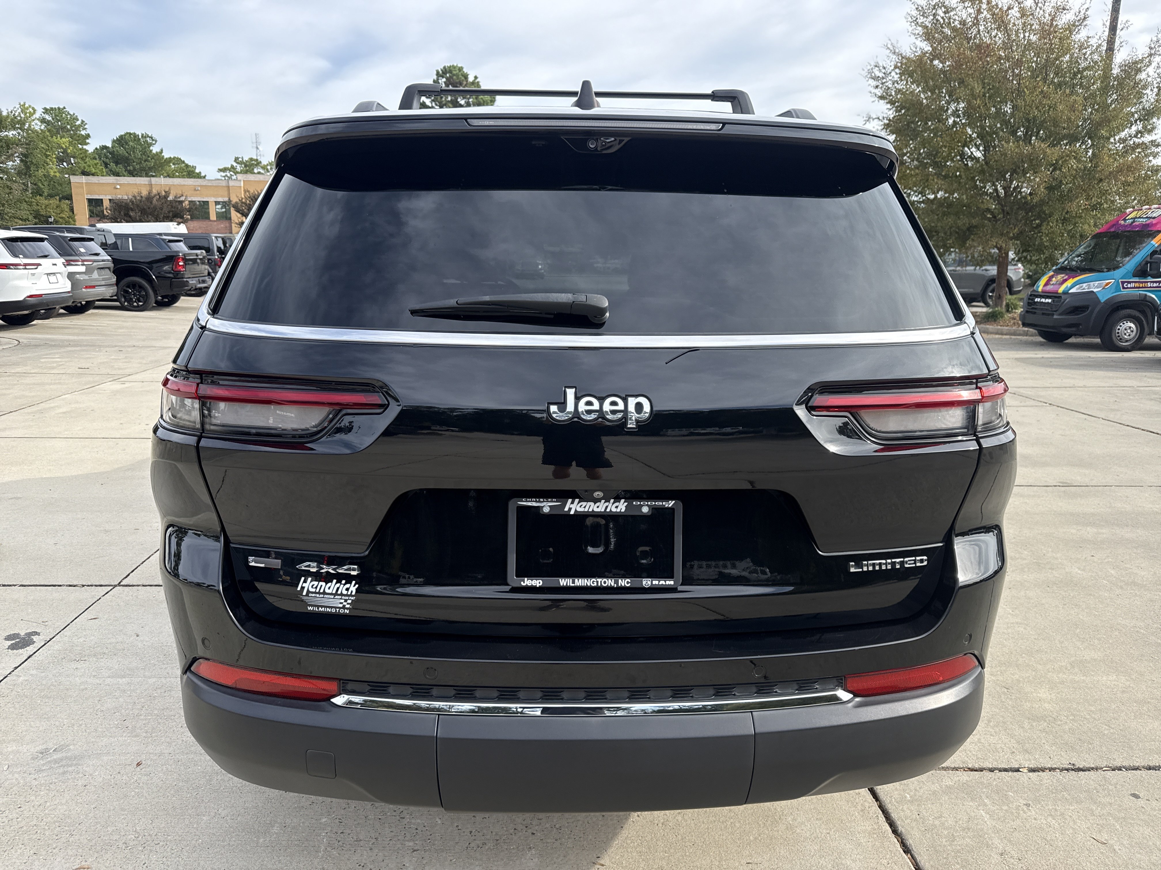 Used 2022 Jeep Grand Cherokee L Limited w/ Luxury Tech Group II AWD/4WD image 8