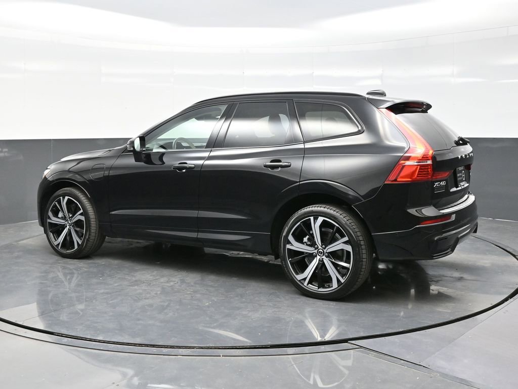 Used 2025 Volvo XC60 T8 Ultra w/ Protection Package Premier image 4