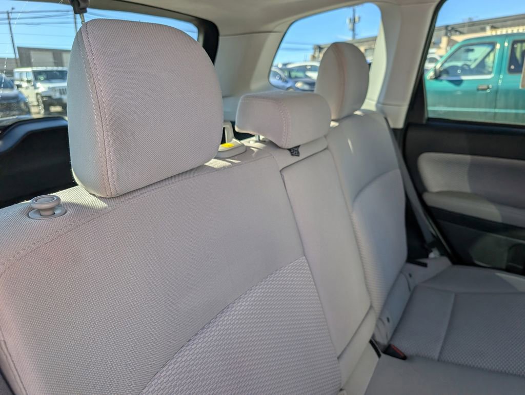 Used 2018 Subaru Forester 2.5i Premium w/ All-Weather Package image 18