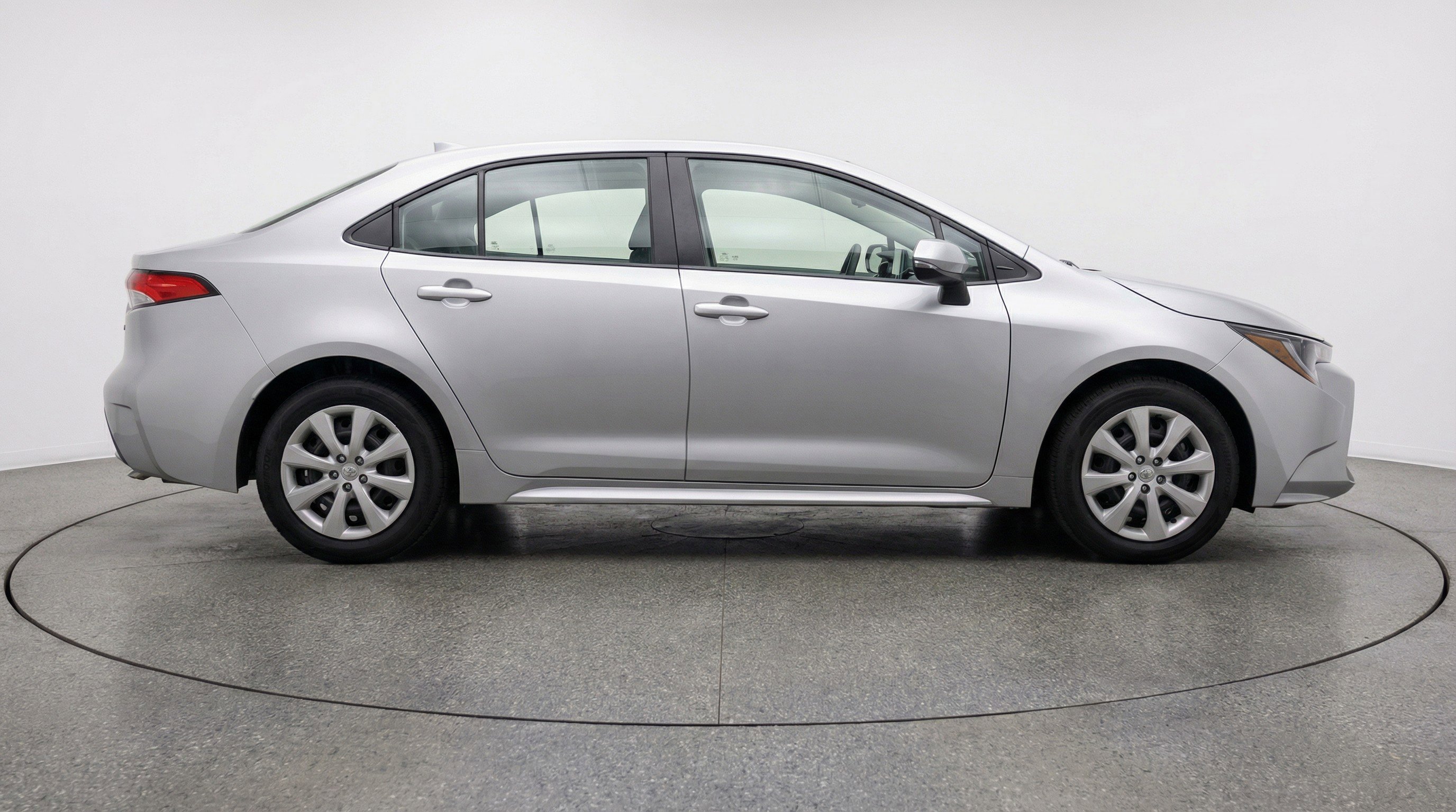 Used 2025 Toyota Corolla LE FWD image 11