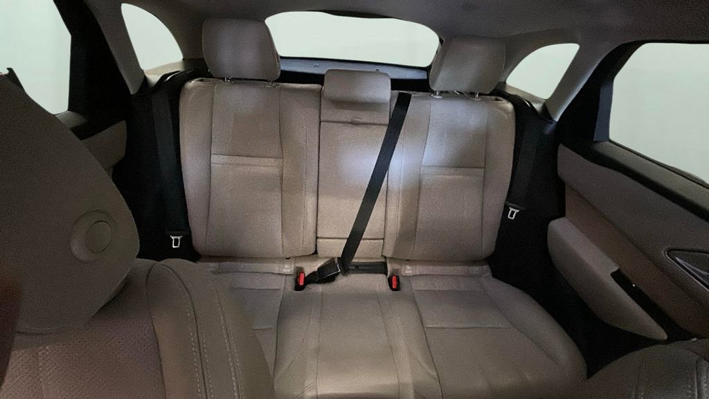 Used 2023 Land Rover Range Rover Velar R-Dynamic S image 15