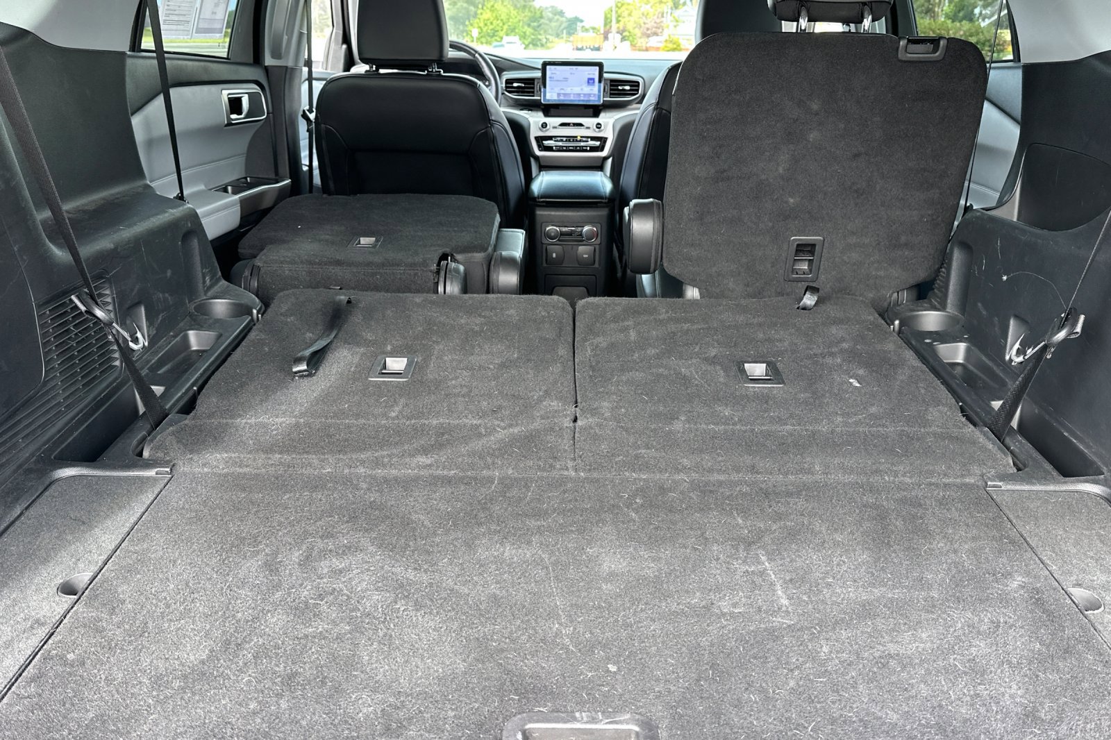 Used 2023 Ford Explorer XLT w/ Equipment Group 202A AWD/4WD image 15