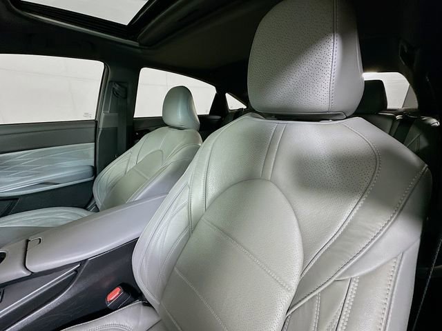 Used 2019 Toyota Avalon Limited image 22