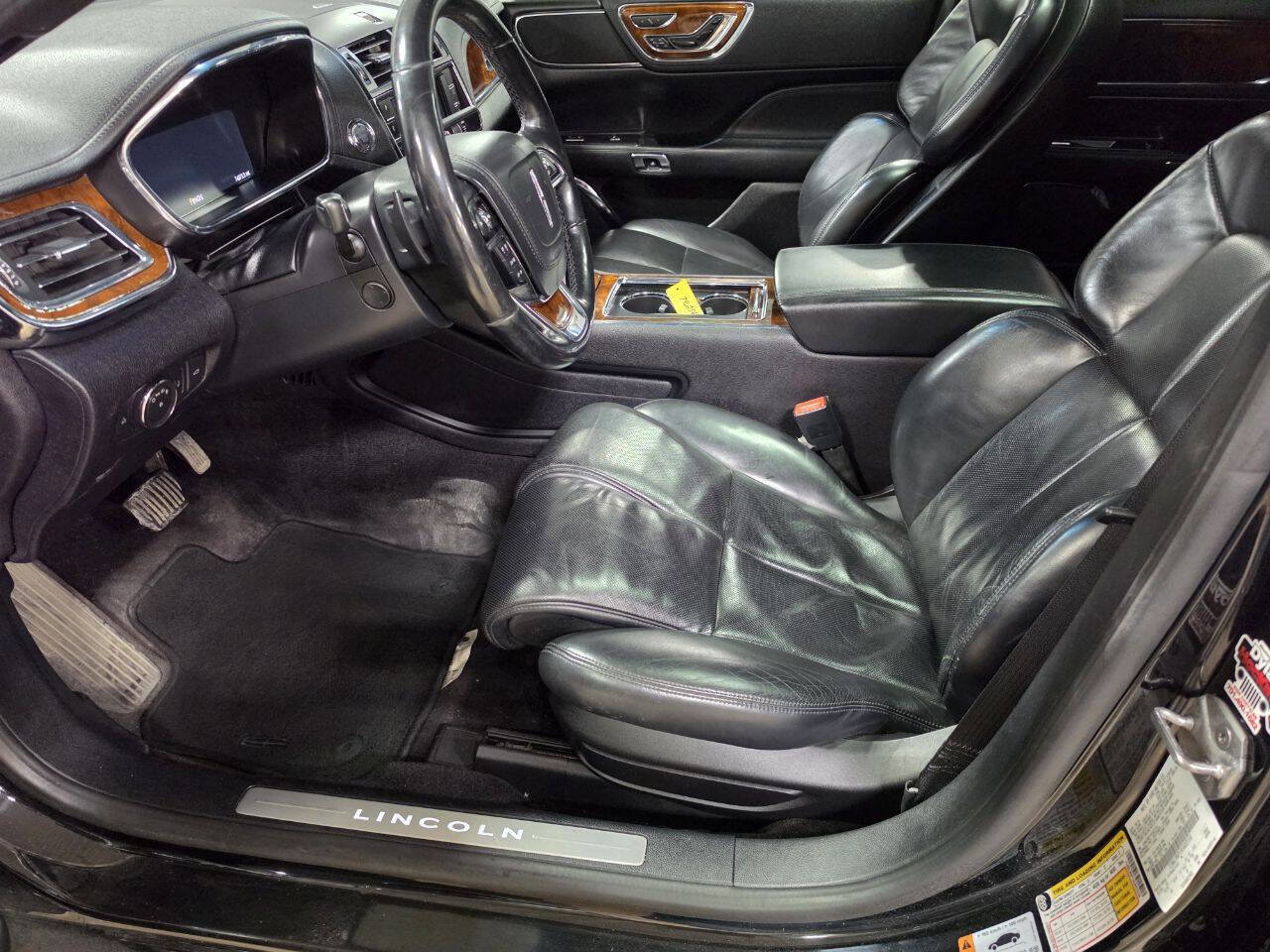 Used 2017 Lincoln Continental Reserve w/ Climate Package image 24