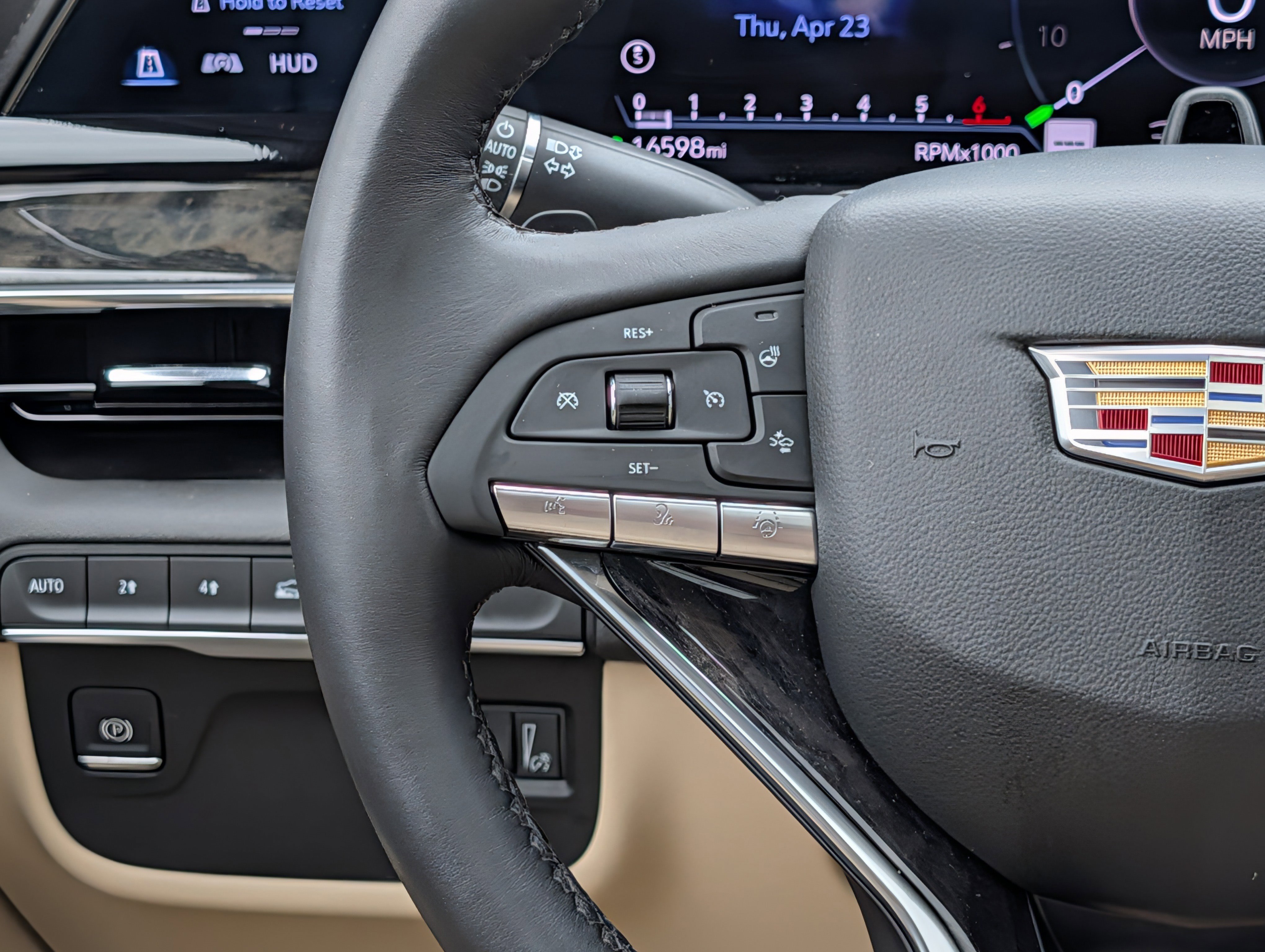 Used 2024 Cadillac Escalade Premium Luxury w/ LPO, Floor Liner Package AWD/4WD image 21