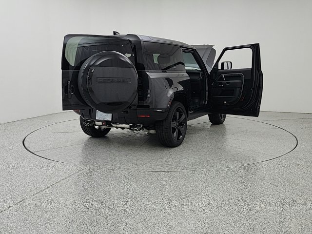 New 2026 Land Rover Defender 90 V8 AWD/4WD image 11