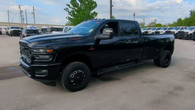 New 2026 RAM 3500 Big Horn AWD/4WD image 4
