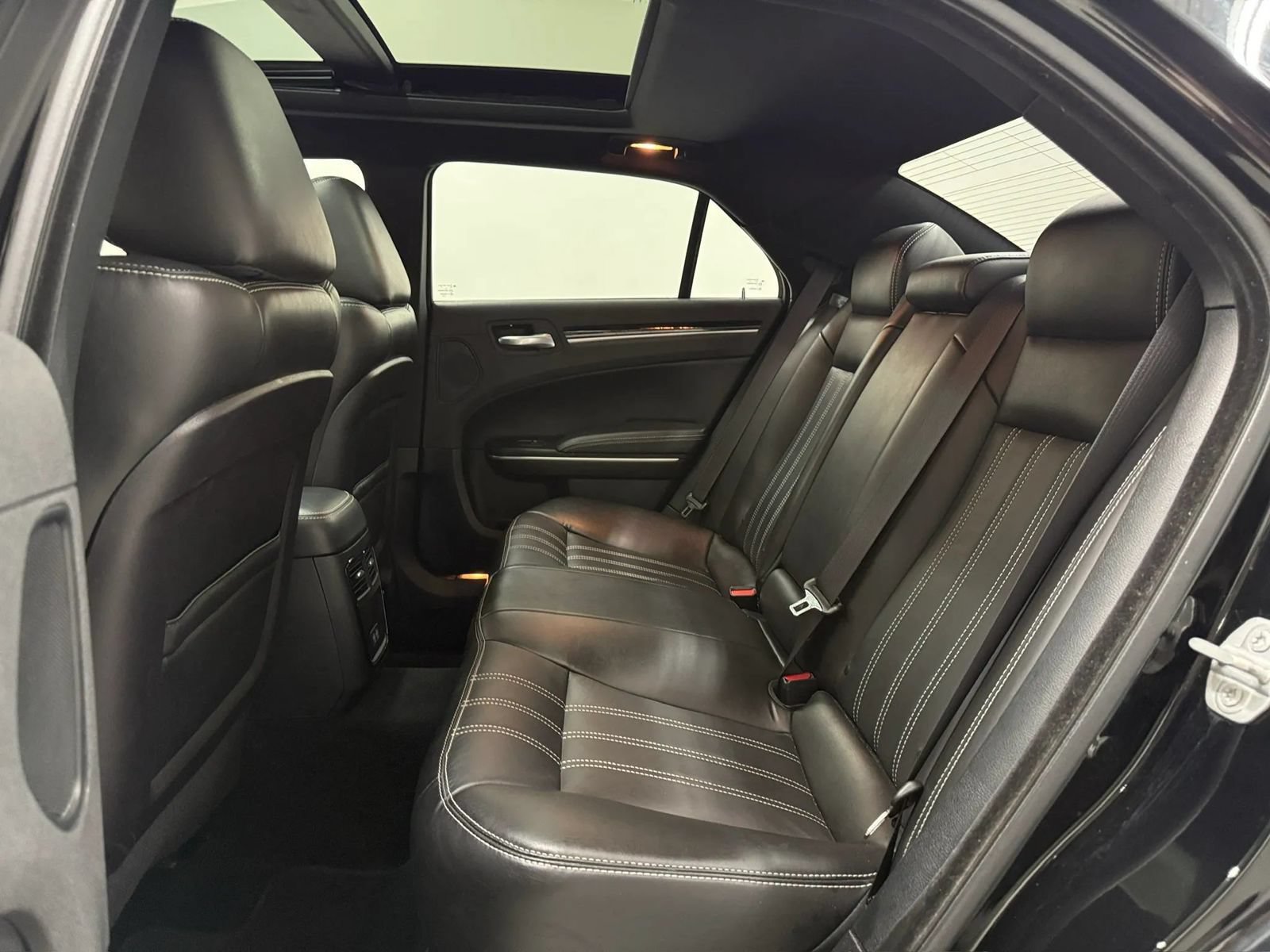 Used 2022 Chrysler 300 S RWD image 17