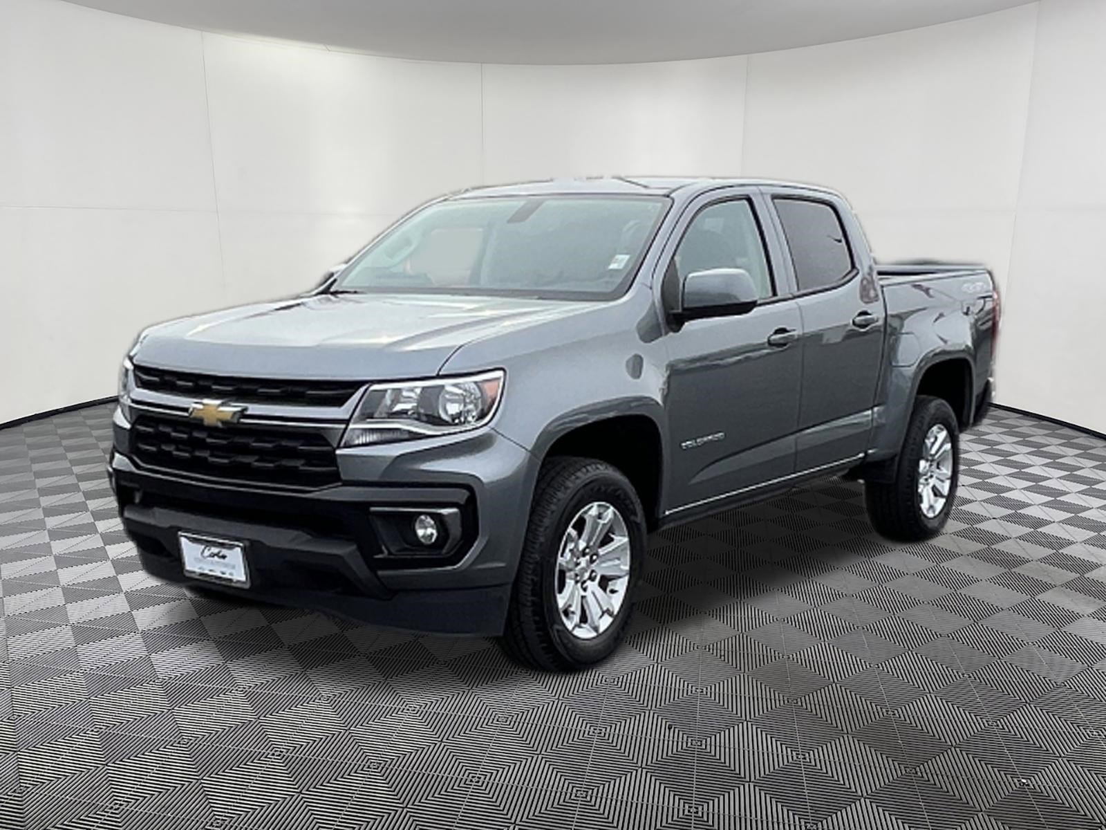 Used 2022 Chevrolet Colorado LT w/ LT Convenience Package AWD/4WD image 3