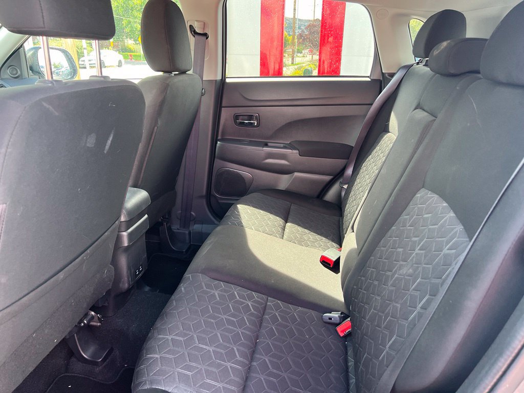 Used 2026 Mitsubishi Outlander Sport LE AWD/4WD image 9