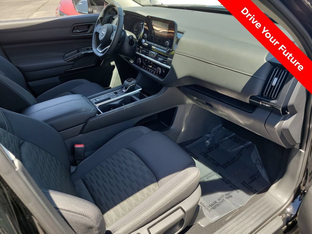 Certified 2025 Nissan Pathfinder SV FWD image 21