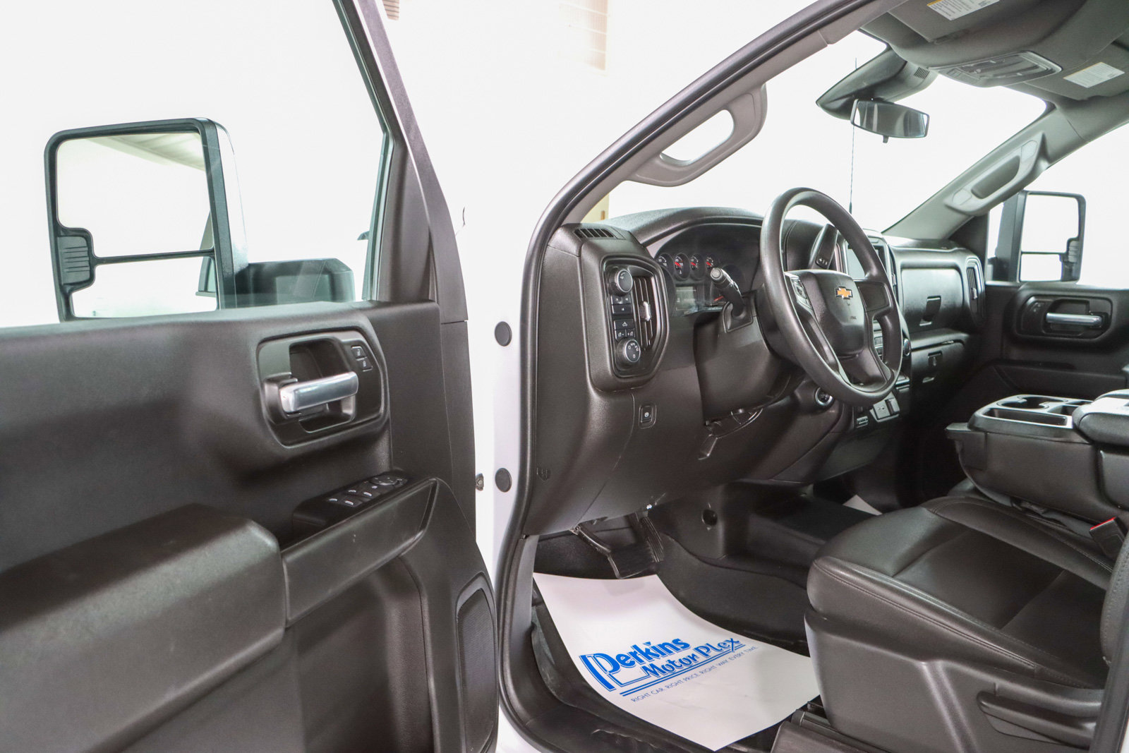 Used 2025 Chevrolet Silverado 3500 W/T w/ WT Convenience Package AWD/4WD image 3