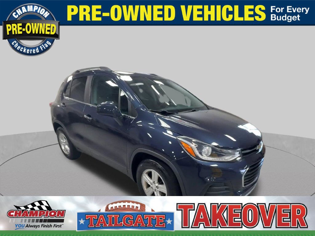 Used 2018 Chevrolet Trax LT w/ Sun & Sound Package FWD image 2