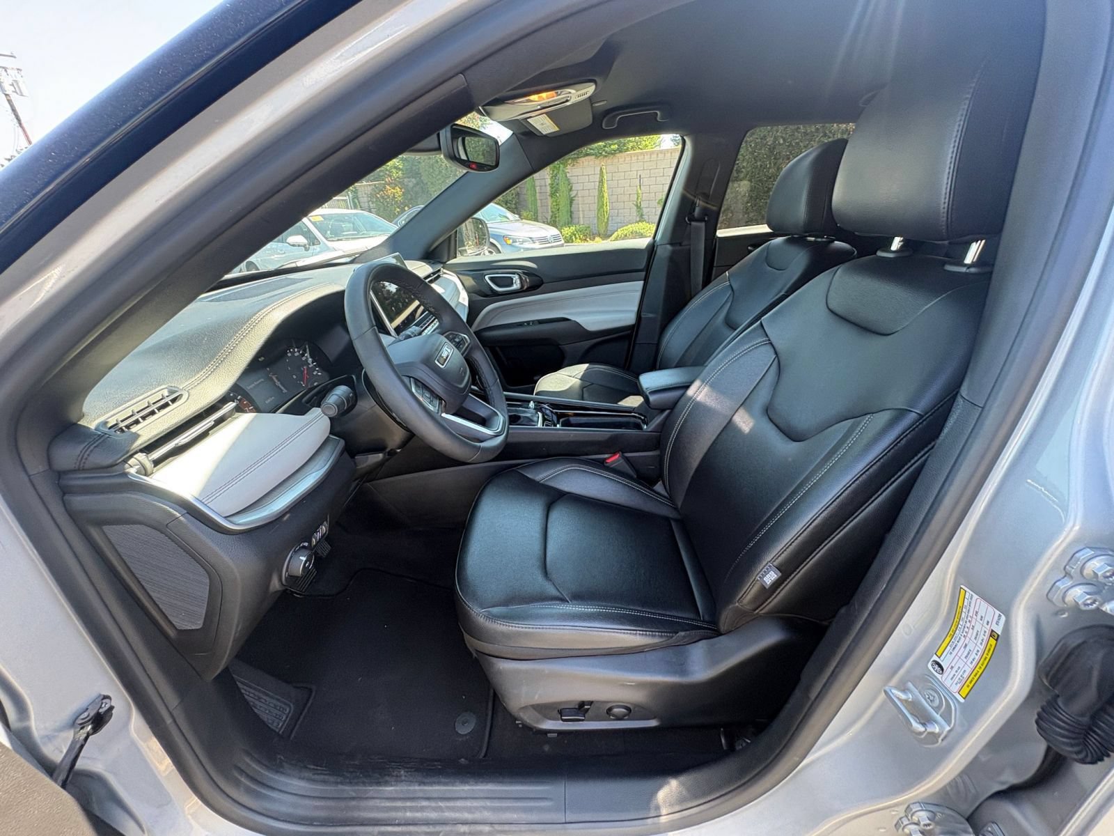 Used 2025 Jeep Compass Limited AWD/4WD image 27