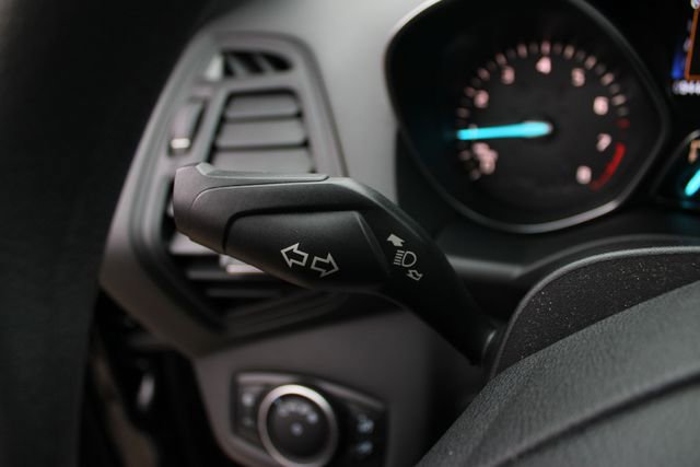 Used 2017 Ford Escape SE w/ Equipment Group 201A image 8