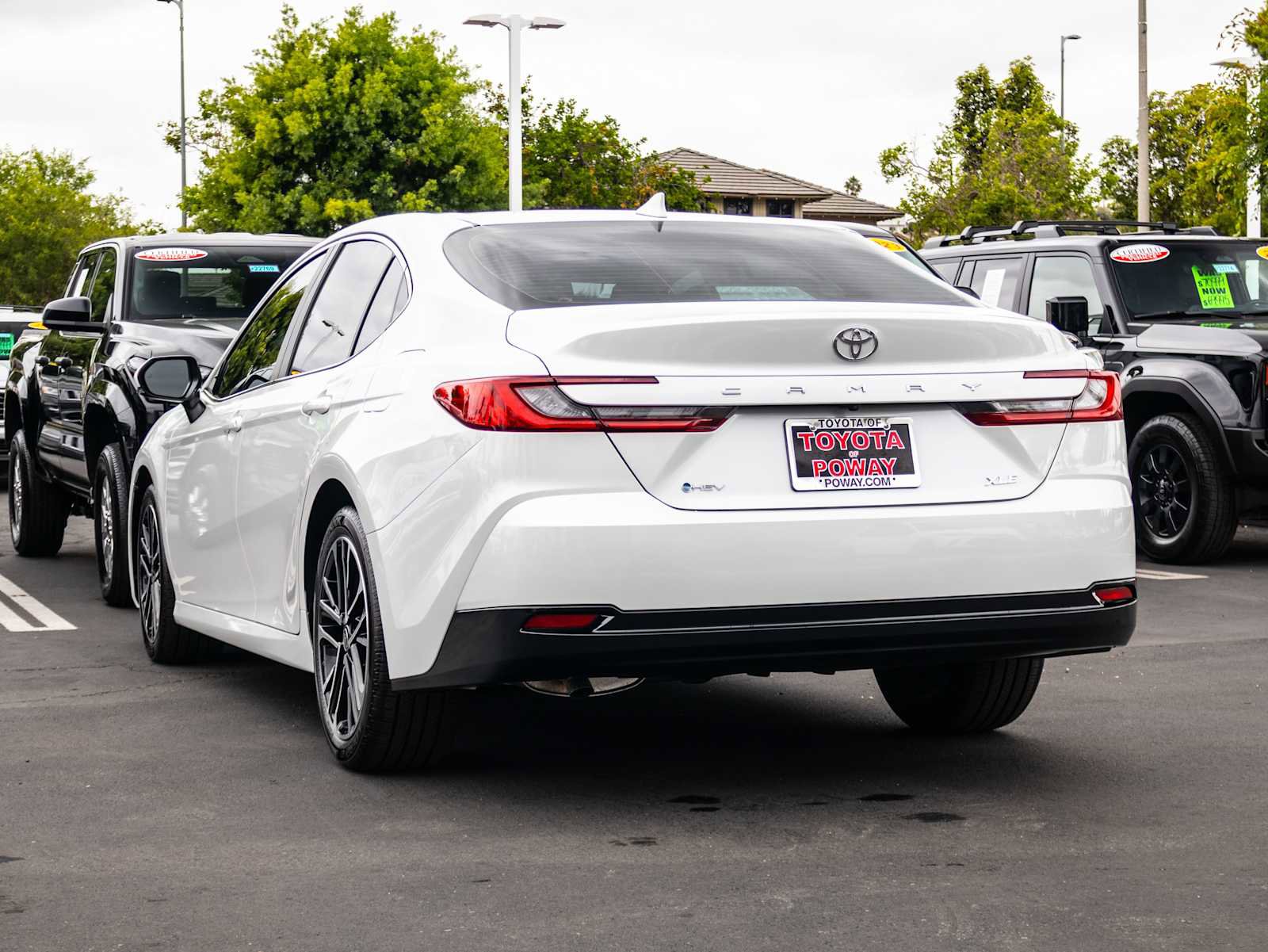 Used 2026 Toyota Camry XLE FWD image 8