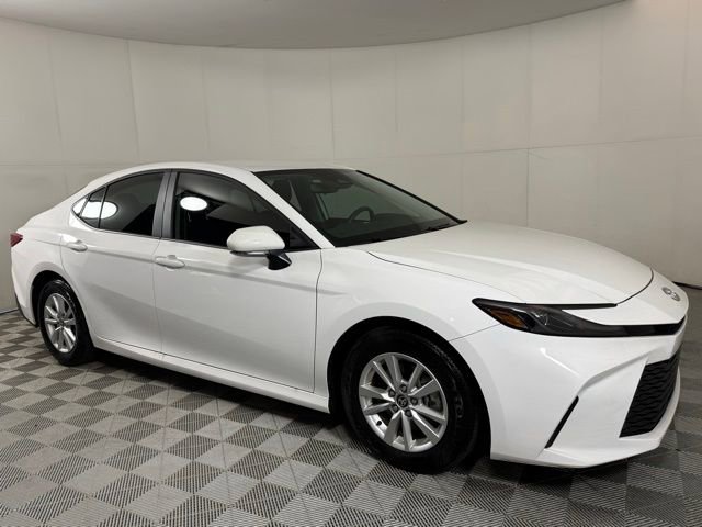 Used 2025 Toyota Camry LE FWD image 10
