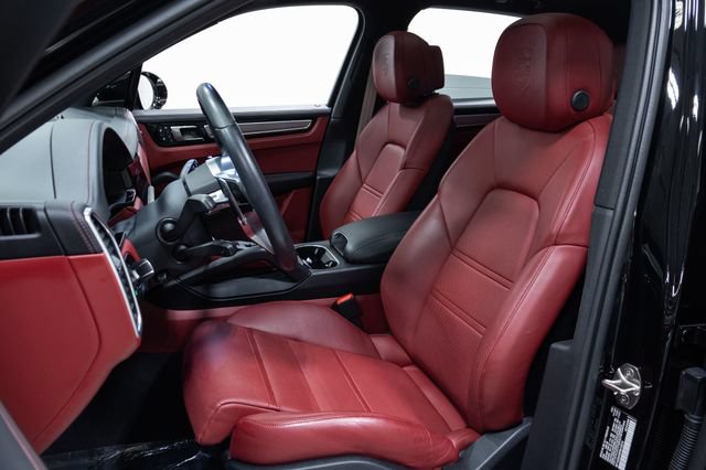 Used 2023 Porsche Cayenne Platinum Edition AWD/4WD image 22