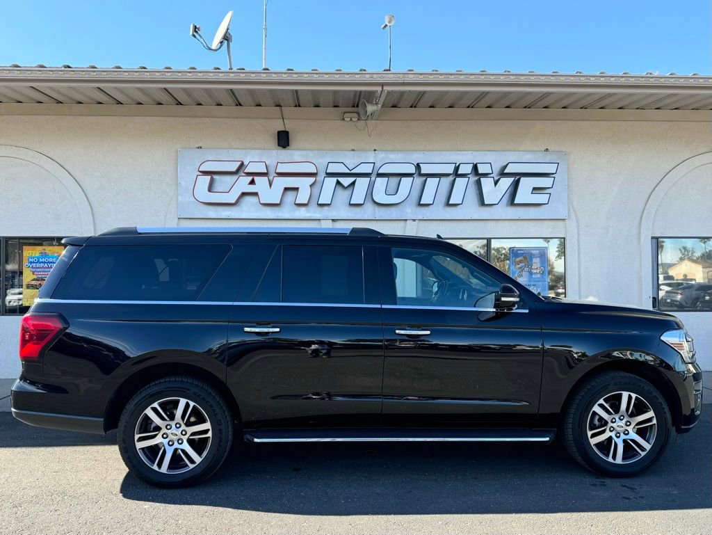 Used 2023 Ford Expedition Max Limited image 3
