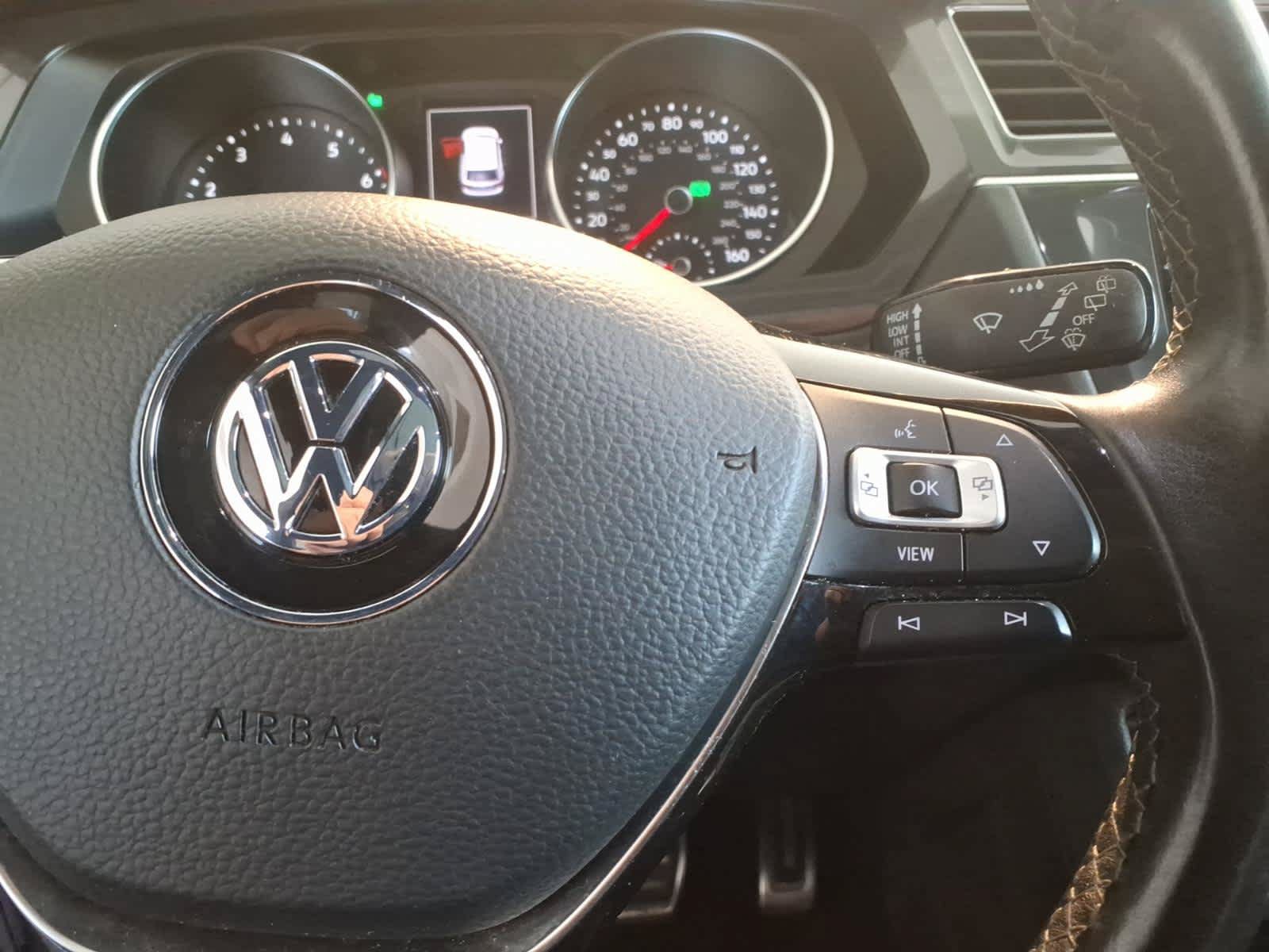 Used 2020 Volkswagen Tiguan SE R-Line AWD/4WD image 22