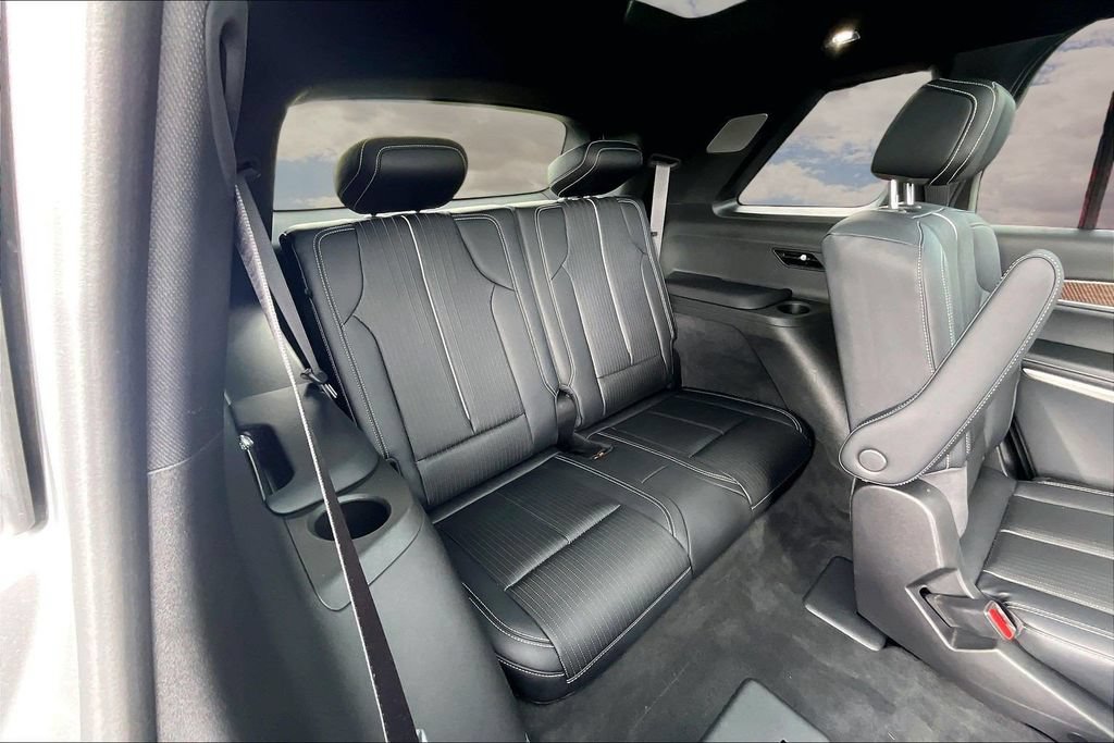 Certified 2026 Cadillac Vistiq Premium Luxury w/ LPO, Floor Liner Package AWD/4WD image 26